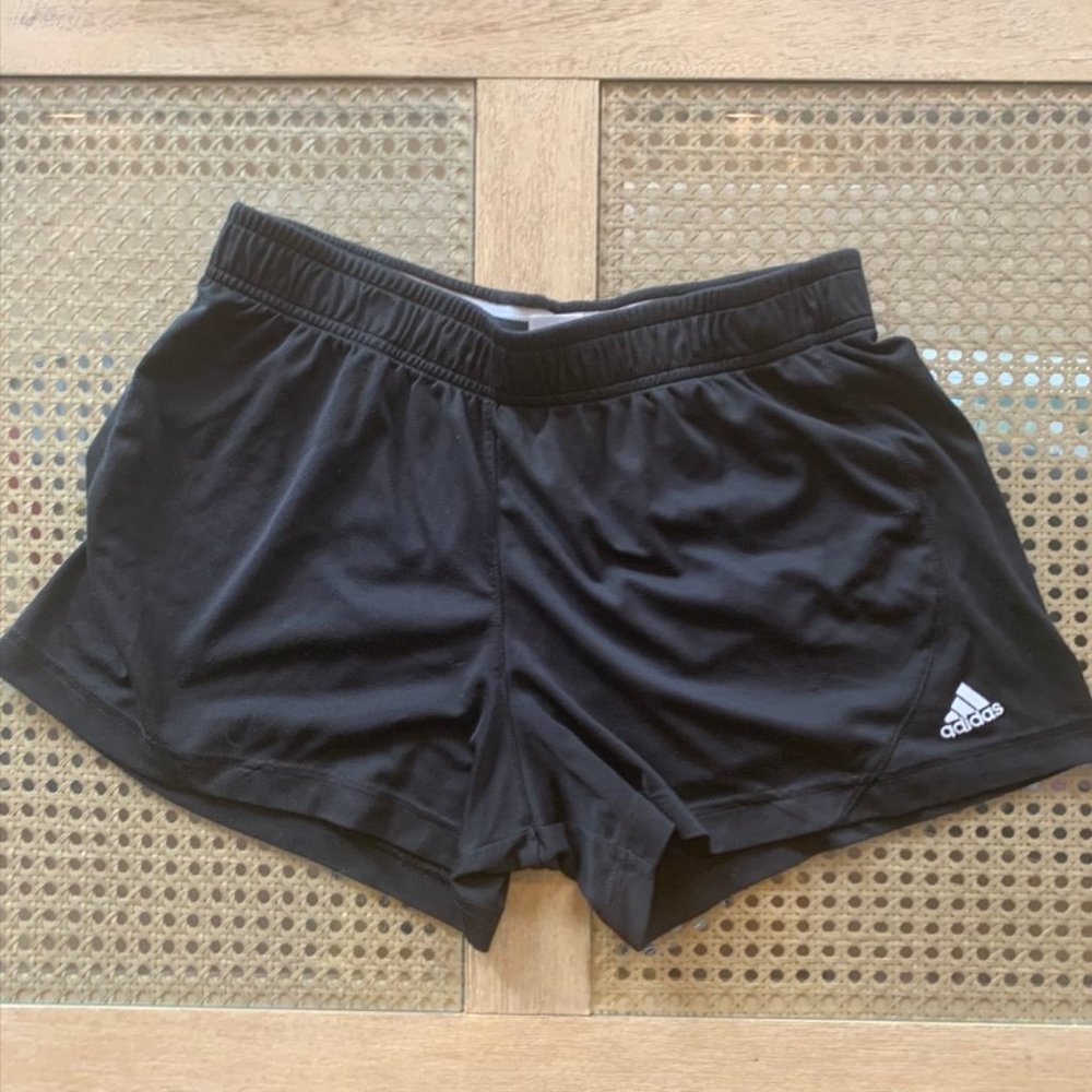Black active shorts